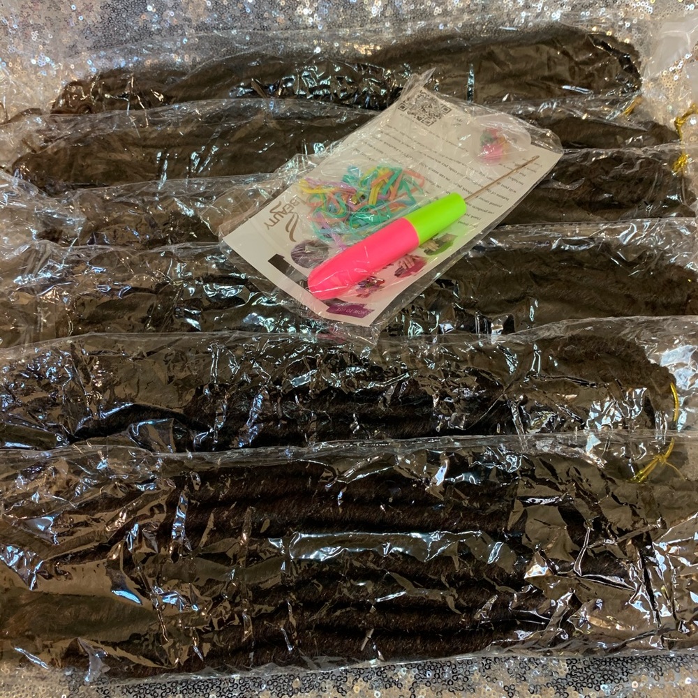 6 packs of Faux Locs